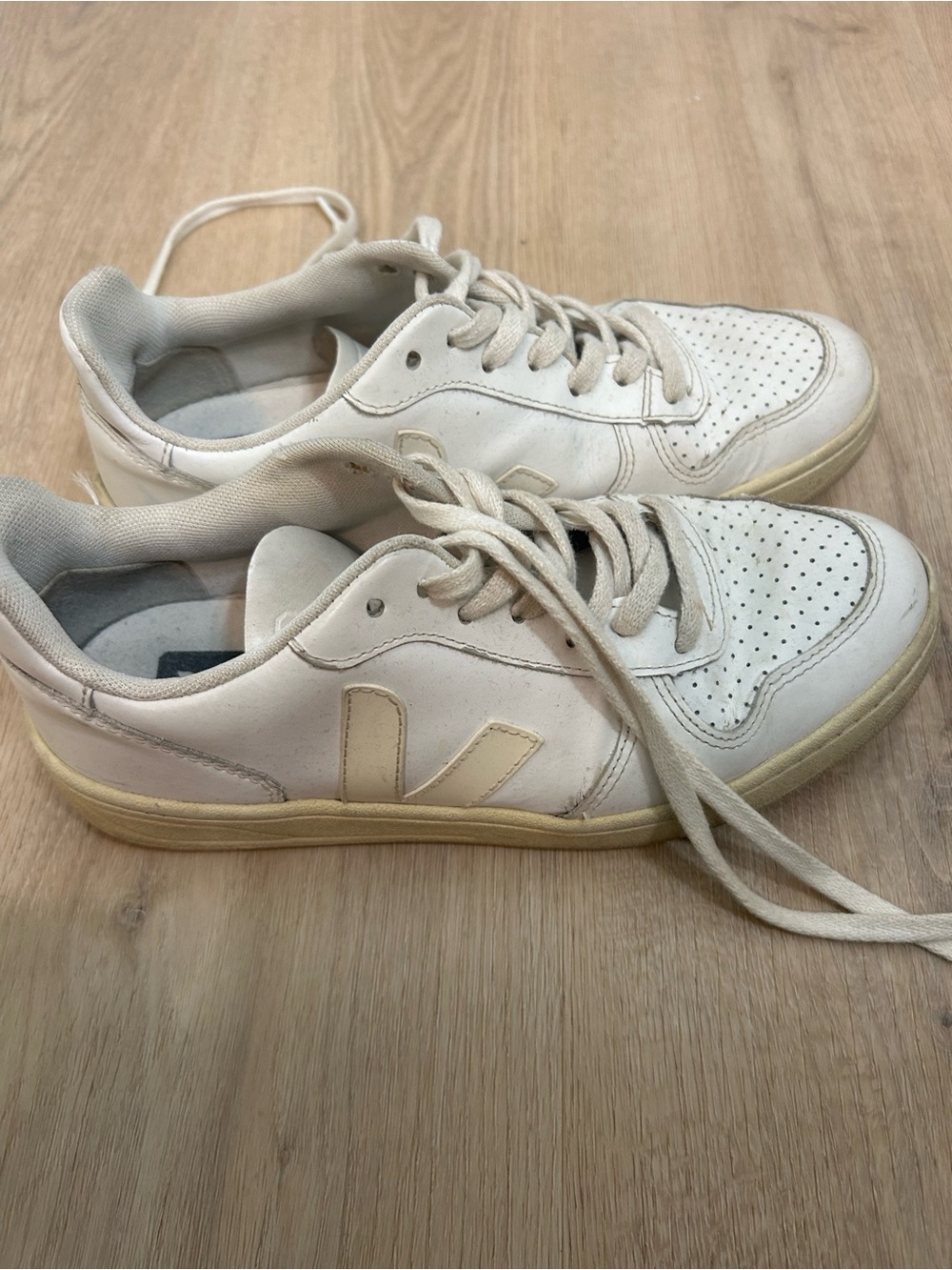 Veja Women’s Sneakers in Off-White/Cream